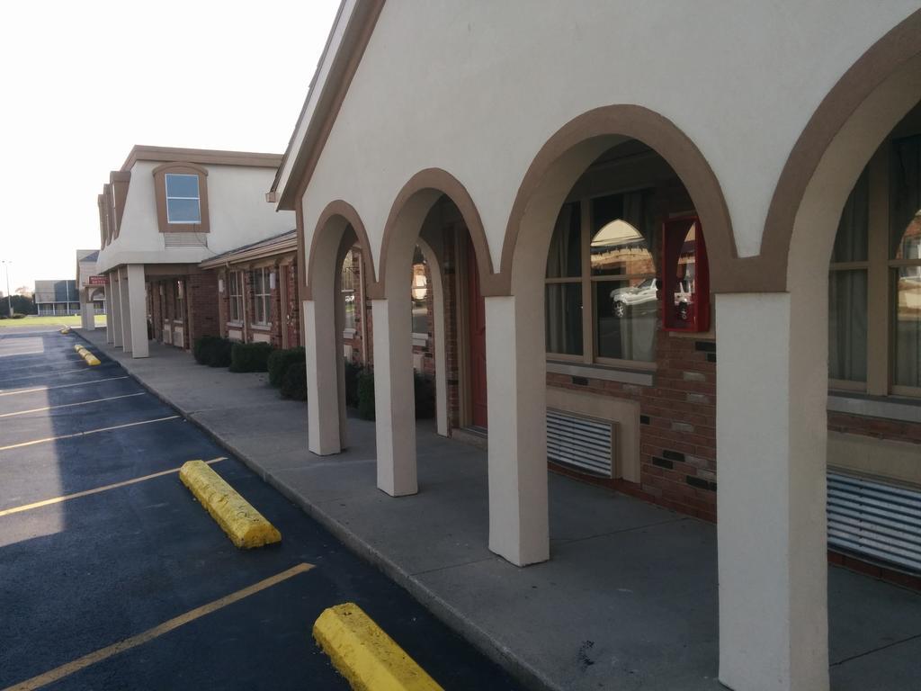 Budget Inn- Troy エクステリア 写真